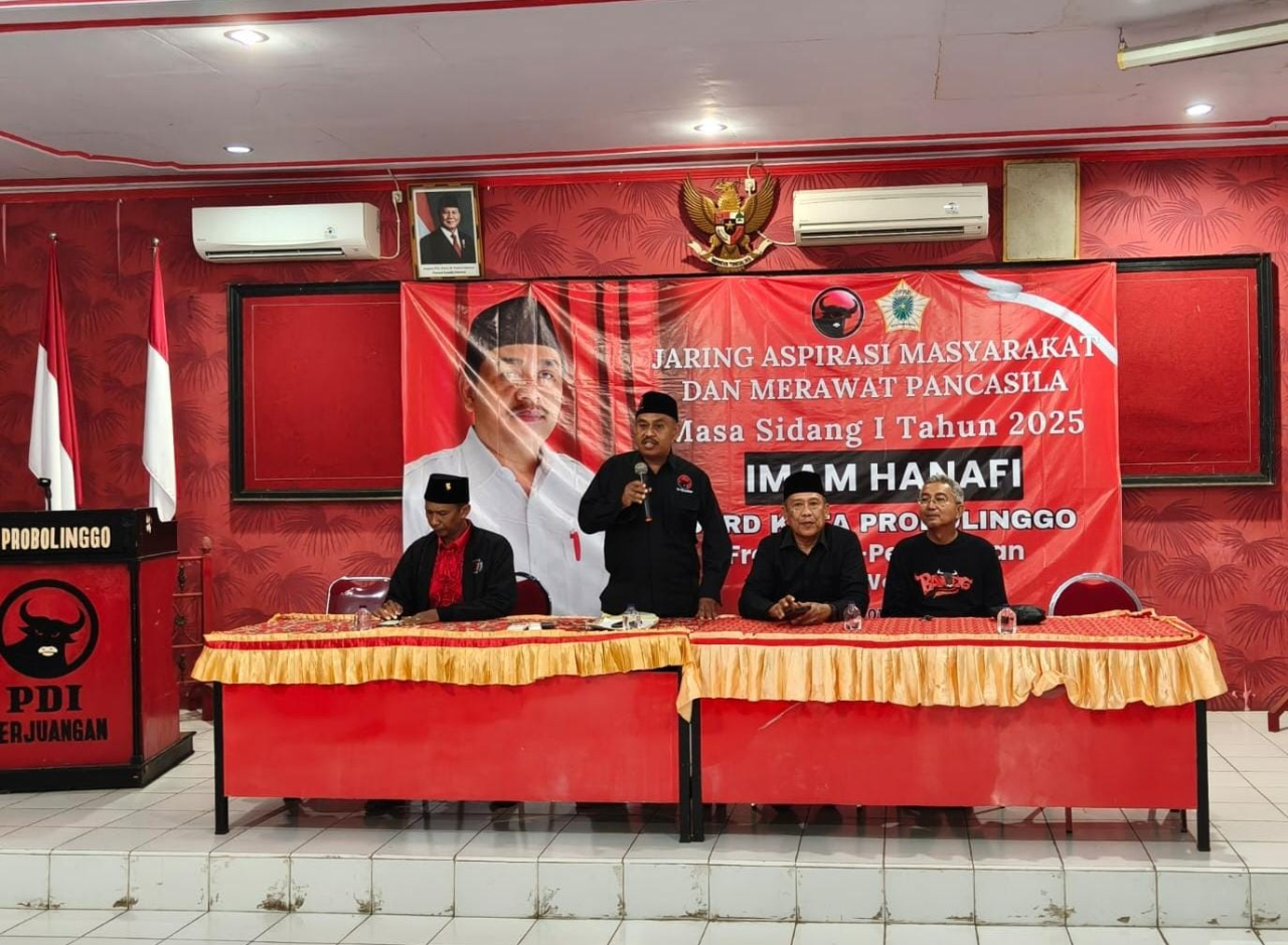 Imam Hanafi, anggota DPRD Kota Probolinggo dari fraksi PDI Perjuangan saat menggelar reses