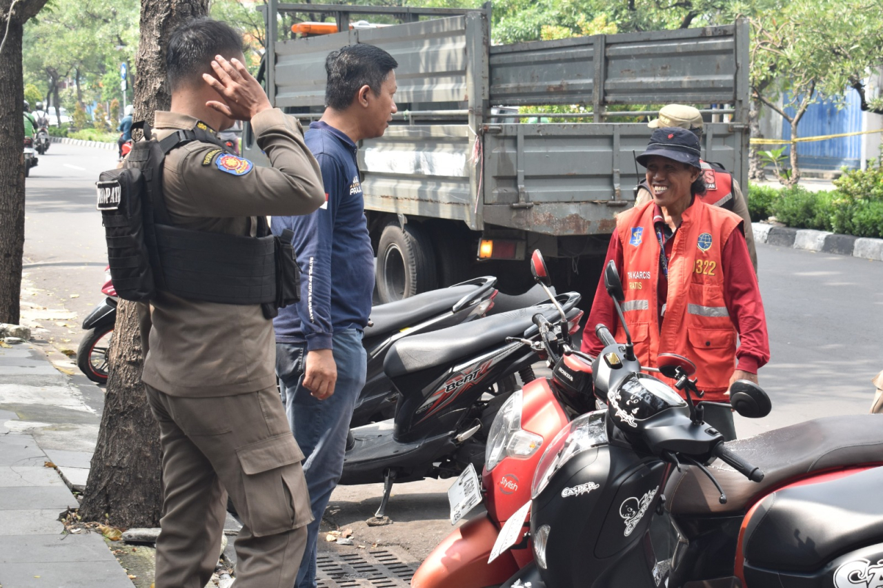 Penertiban parkir liar di Surabaya