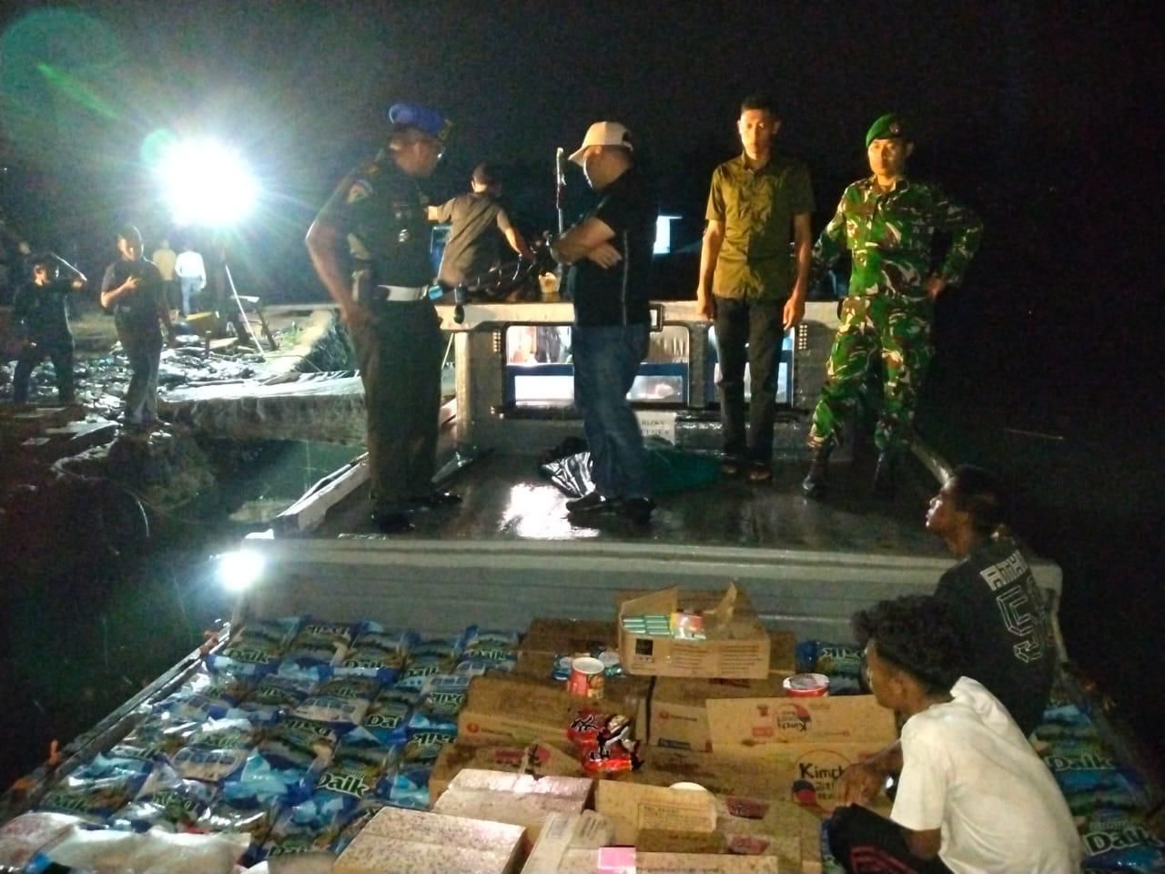 Barang bukti dari penggerebakan di Pelabuhan Haji Sage, Kelurahan Tanjung Sengkuang, Kecamatan Batu Ampar, Batam