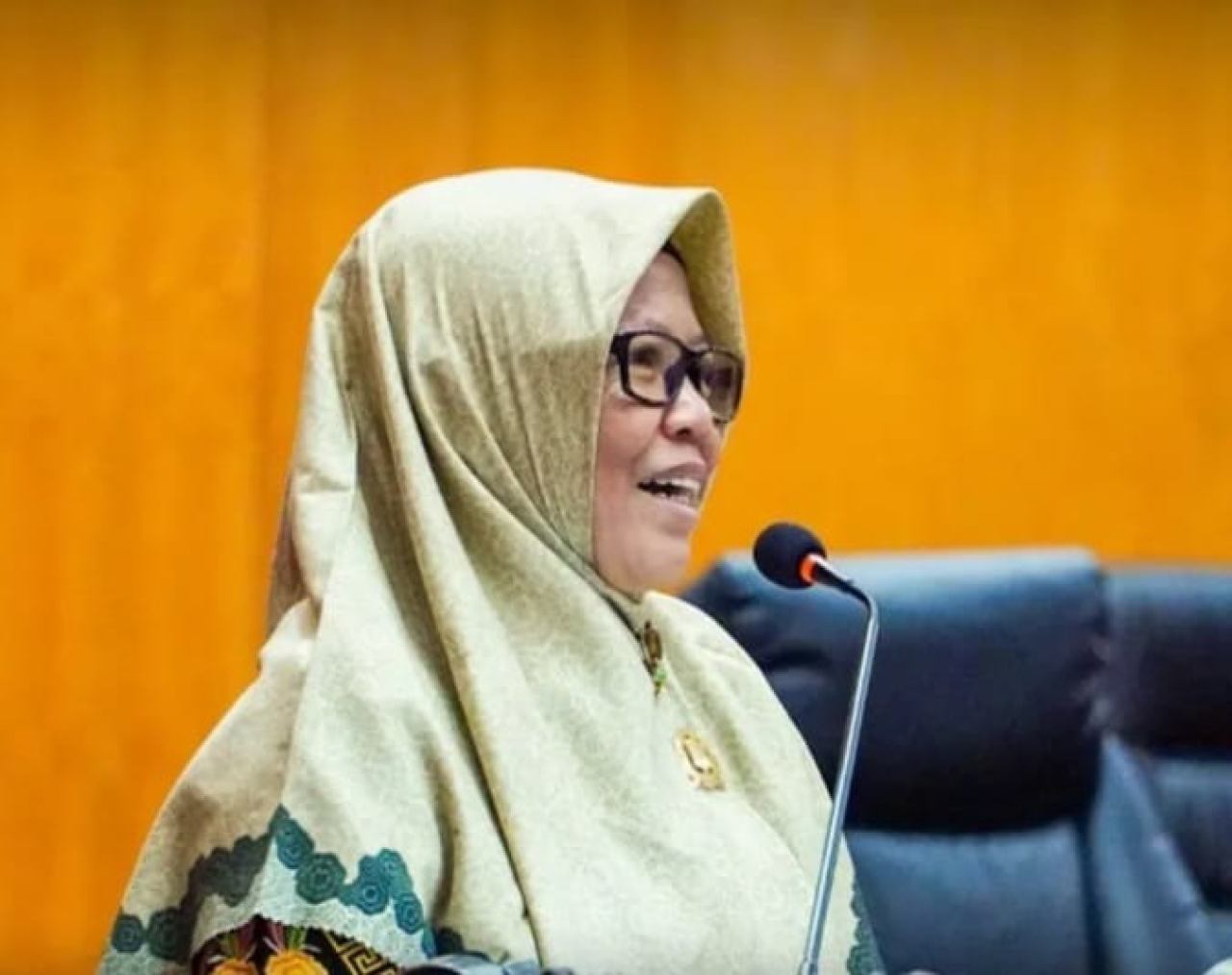 Anggota Komisi B dari Fraksi PKS, Hj. Enny Minarsih