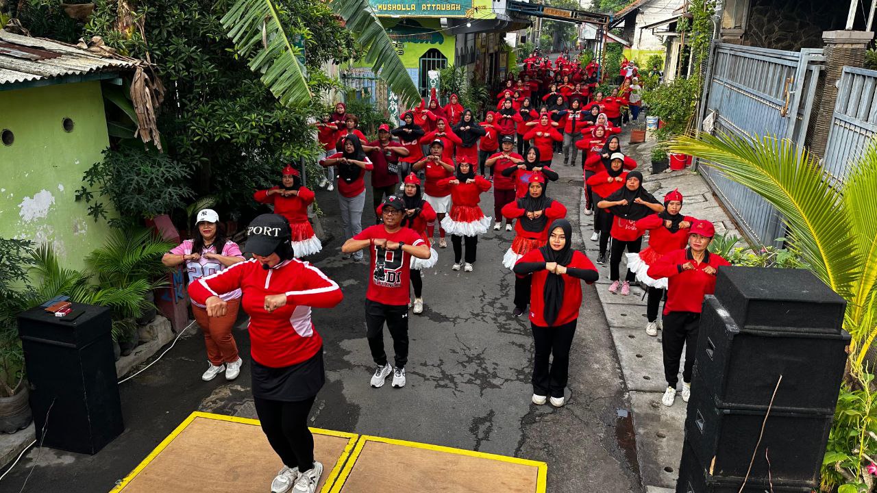 PAC PDI Perjuangan Genteng menggelar Senam Indonesia Cinta Tanah Air (SICITA)