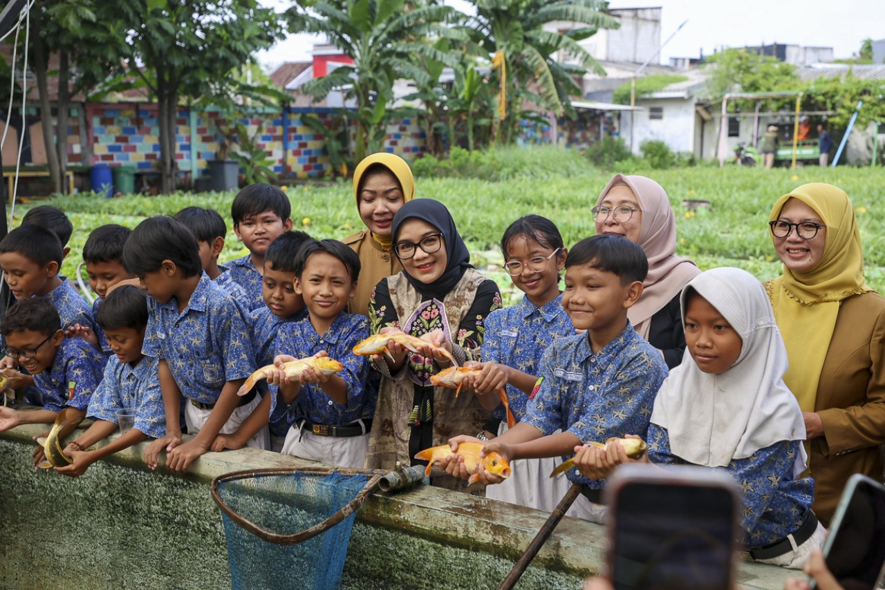 Ketua Forum Peningkatan Konsumsi Ikan (Forikan) Kota Surabaya, Rini Indriyani