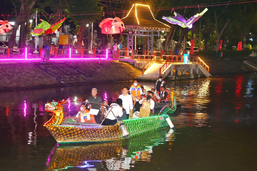 Wisata Kalimas Surabaya