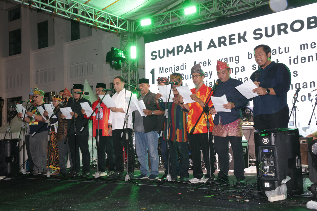 Deklarasi “Sumpah 100% Arek Suroboyo” di Plaza Internatio pada Senin (29/12/2025) malam