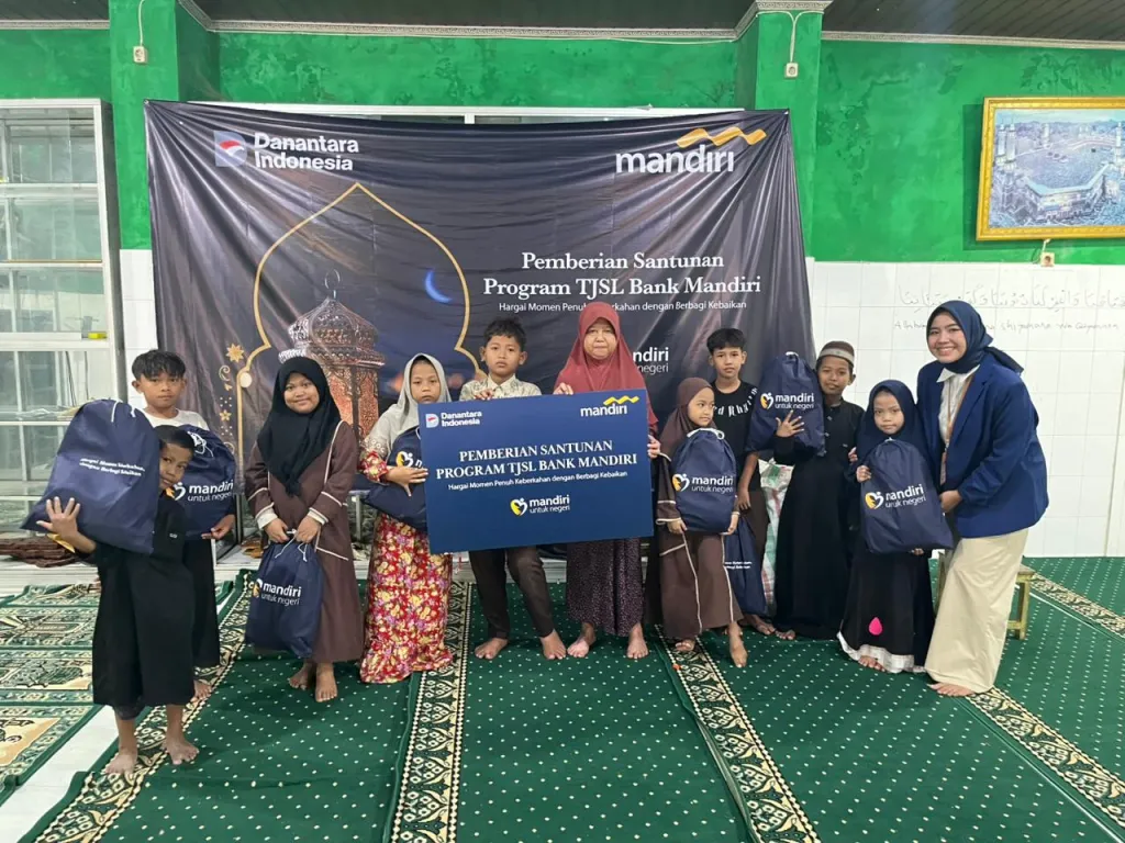 Berbagi Kebaikan, Bank Mandiri Gelar Buka Puasa dan Santunan Anak Yatim di Surabaya