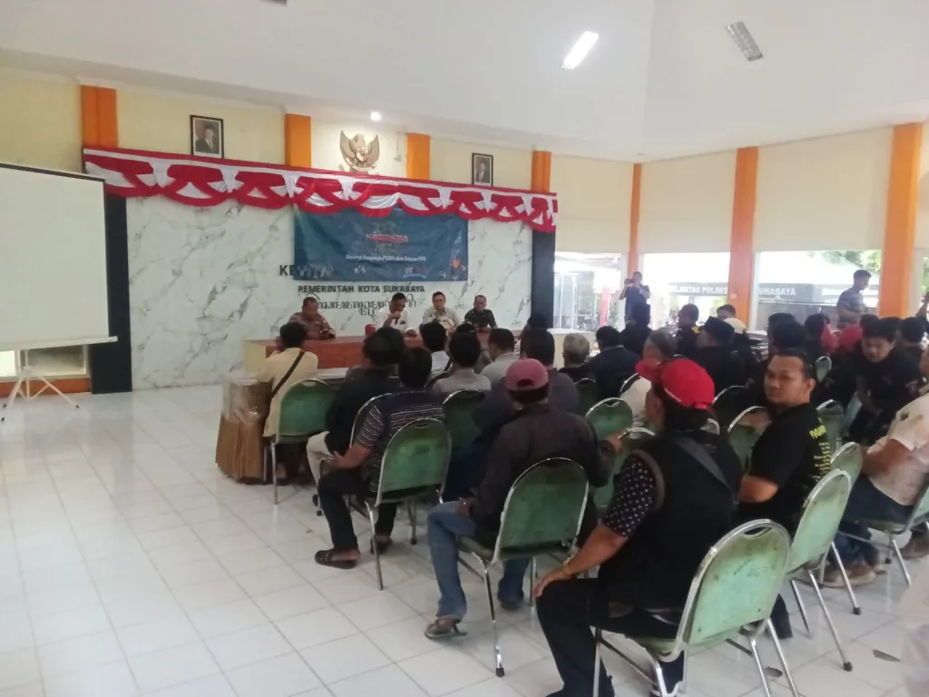 Perebutan Parkir Memanas, Ketua PJS Berselisih dengan Warga RW 06 Kapasmadya