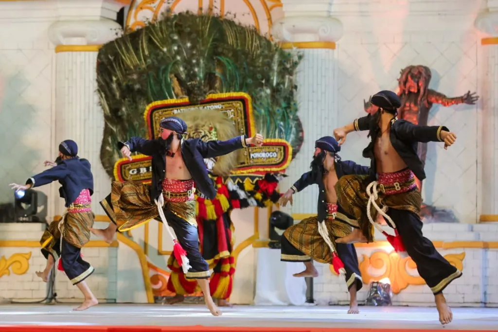 Pukau Ribuan Penonton, Reog Purbaya Harumkan Nama Surabaya di Panggung Nasional