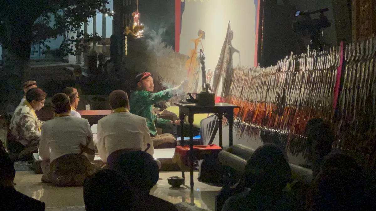 Pertama Kali Mendalang, PB XIV Hidupkan Kembali Pusaka Wayang Pakubuwono IV di Karaton Surakarta