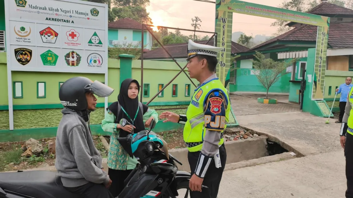 Ops Patuh Marano, Satgas Gakkum Sambangi Sekolah di Mamuju, Berikan Tindakan Humanis Pelanggar Lalu Lintas