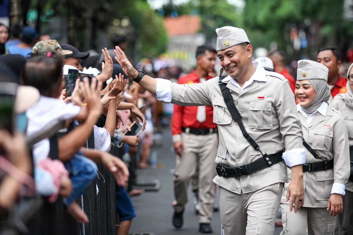 Wali Kota Eri Perankan Kolonel Sungkono di Parade Surabaya Juang 2026, Kisah Soegiarto Persebaya Turut Dihidupkan