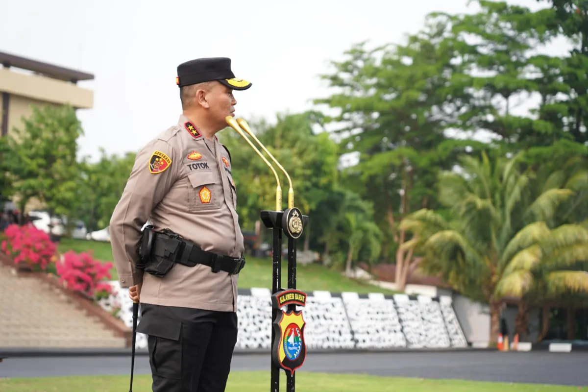 Kapolda Sulawesi Barat Irjen Pol Totok Suharyanto