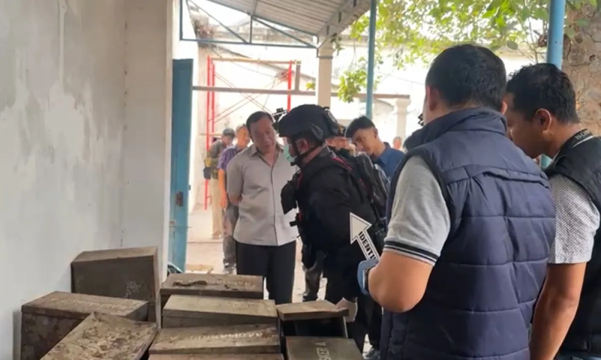 Granat Kuno Ditemukan di Keraton Surakarta, Diduga Masih Aktif, Simak Kronologi dan Penanganannya