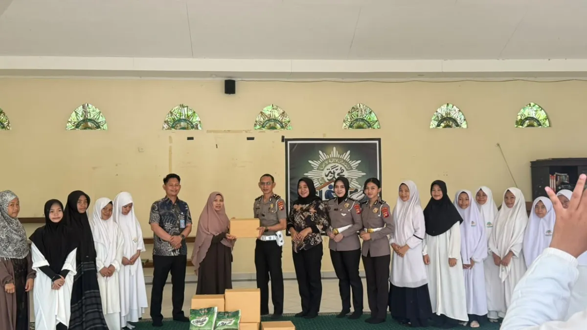 Jumat Berkah, Ditlantas Polda Sulbar Tebar Kebaikan di Panti Asuhan Putri Manakarra Muhammadiyah Mamuju