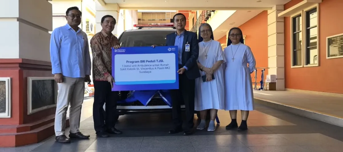 Wujud Kepedulian Sosial, BRI Region 12 Surabaya Serahkan Mobil Ambulance untuk RKZ