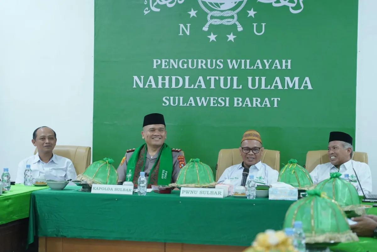 Kapolda Sulawesi Barat, Irjen Pol Totok Suharyanto melaksanakan kunjungan silaturahmi ke Kantor PWNU Provinsi Sulawesi Barat