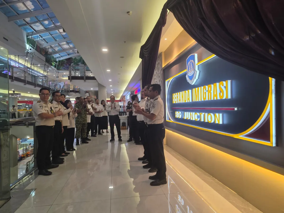 Peresmian Beranda Imigrasi di Mall BG Juction Surabaya