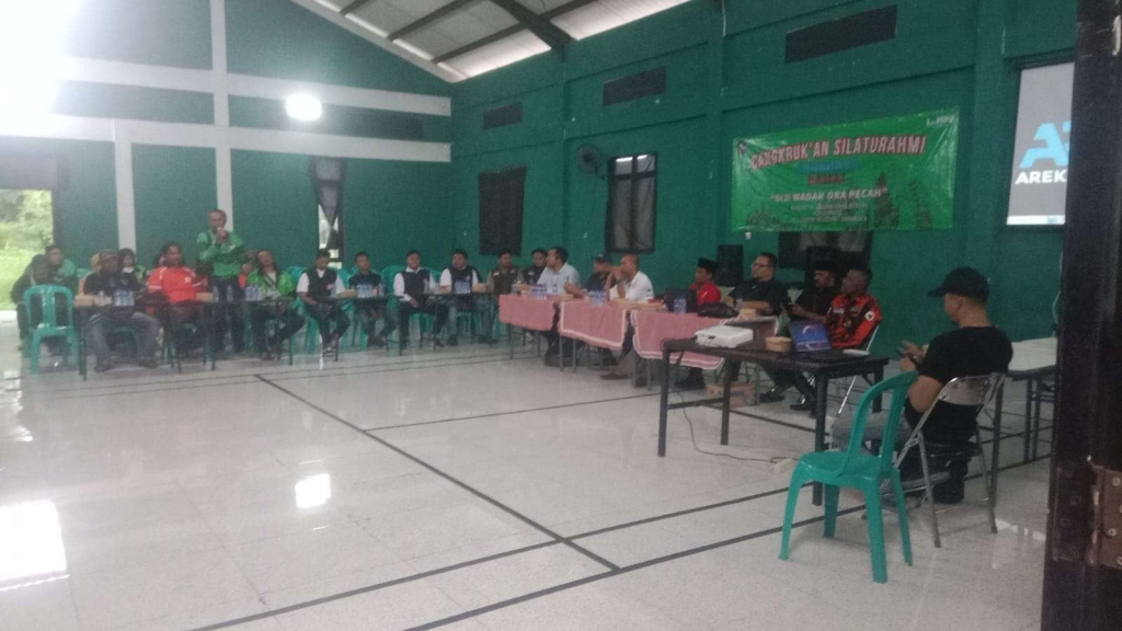 Komunitas Arek Suroboyo Asli (ARSAS) menggelar Cangkrukan Silaturahmi Surabaya Damai di Gedung Serbaguna Perjuangan
