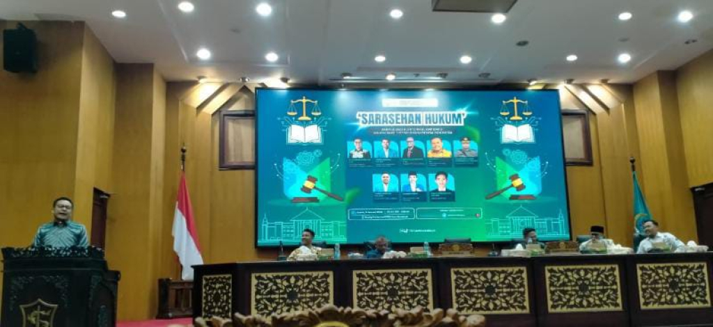 Wakil Ketua DPRD Kota Surabaya, Arif Fathoni menghadiri sarasehan hukum bertajuk “Ambivalensi KUHP dan KUHAP Baru: Wajah Baru Sistem Hukum Pidana Indonesia”, Kamis (8/1/2026).