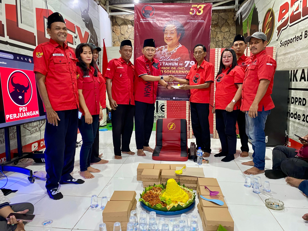 PDI Perjuangan Kecamatan Bubutan menggelar tasyakuran dalam rangka memperingati Hari Lahir Ketua Umum, Hj. Megawati Soekarnoputri