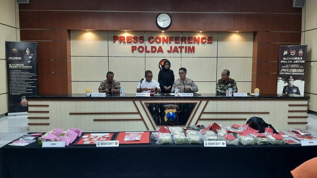 Direktur Reserse Narkoba Polda Jatim Kombes Pol Muhammad Kurniawan saat rilis