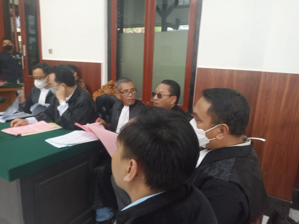 Sidang perkara pornografi yang dikenal dengan kasus “Pihak Siwalan” di PN Surabaya
