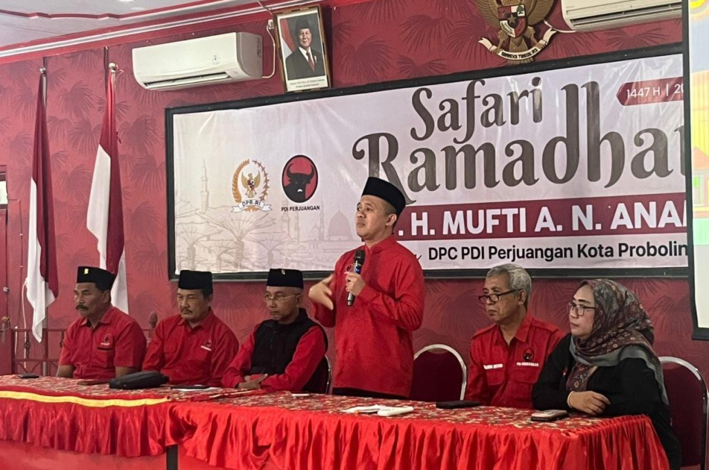 Anggota DPR RI Fraksi PDI Perjuangan Dokter Mufti saat melakukan safari Ramadhan di Kota Probolinggo Sabtu, (21/02/2026).