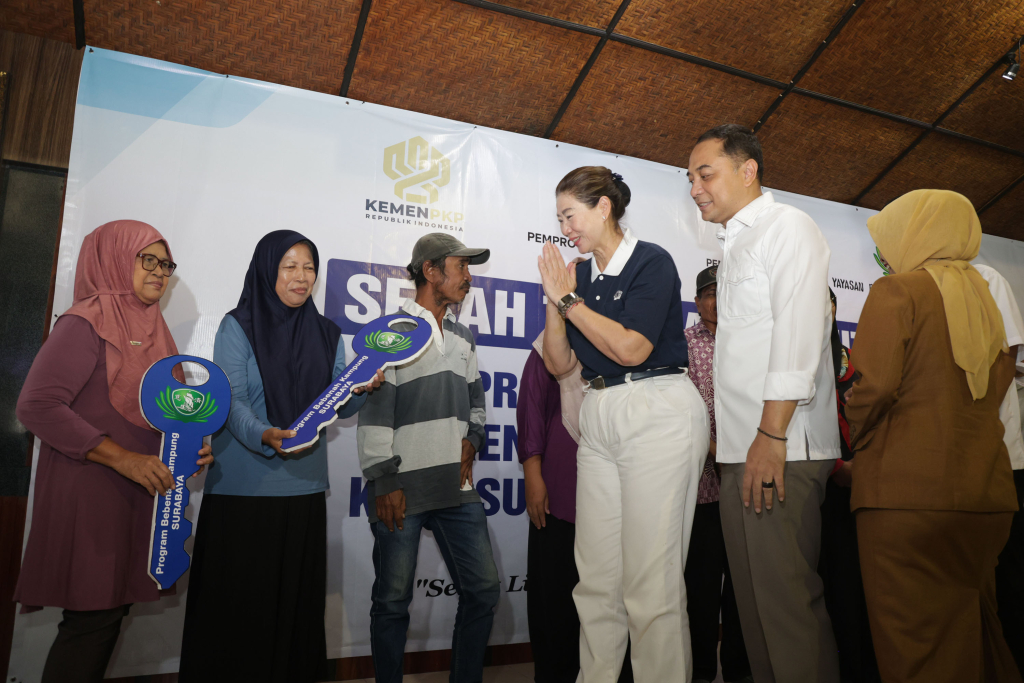 Wujudkan Hunian Layak, Wali Kota Eri Serahkan 100 Unit Rumah "Merah Putih" Hasil Kolaborasi Bersama Yayasan Buddha Tzu Chi