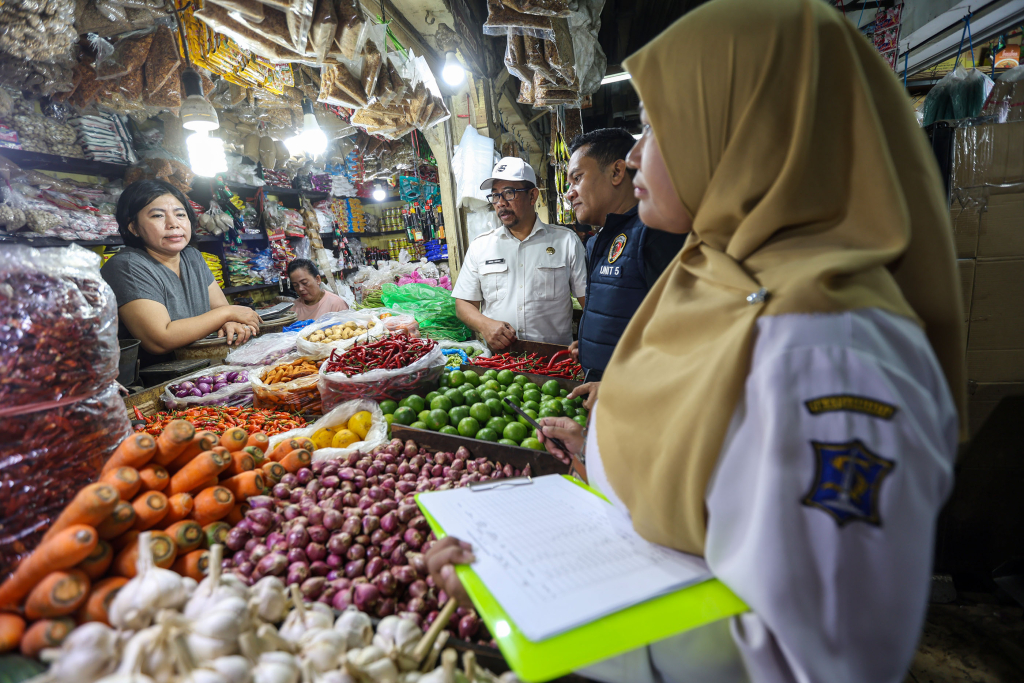 Sidak pasar di Surabaya