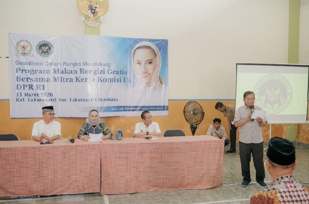 Anggota Komisi IX DPR RI, Lucy Kurniasari, menggelar sosialisasi Program MBG di Lakarsantri, Surabaya.