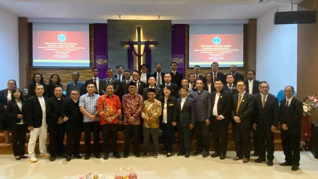 Persekutuan Gereja-gereja dan Lembaga-lembaga Injili Indonesia (PGLII) melantik jajaran pengurus baru untuk Kabupaten Sidoarjo dan Gresik