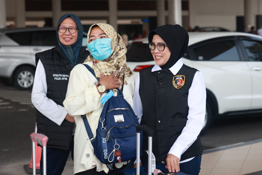 PMI asal Malang dikawal anggota Polda Jatim