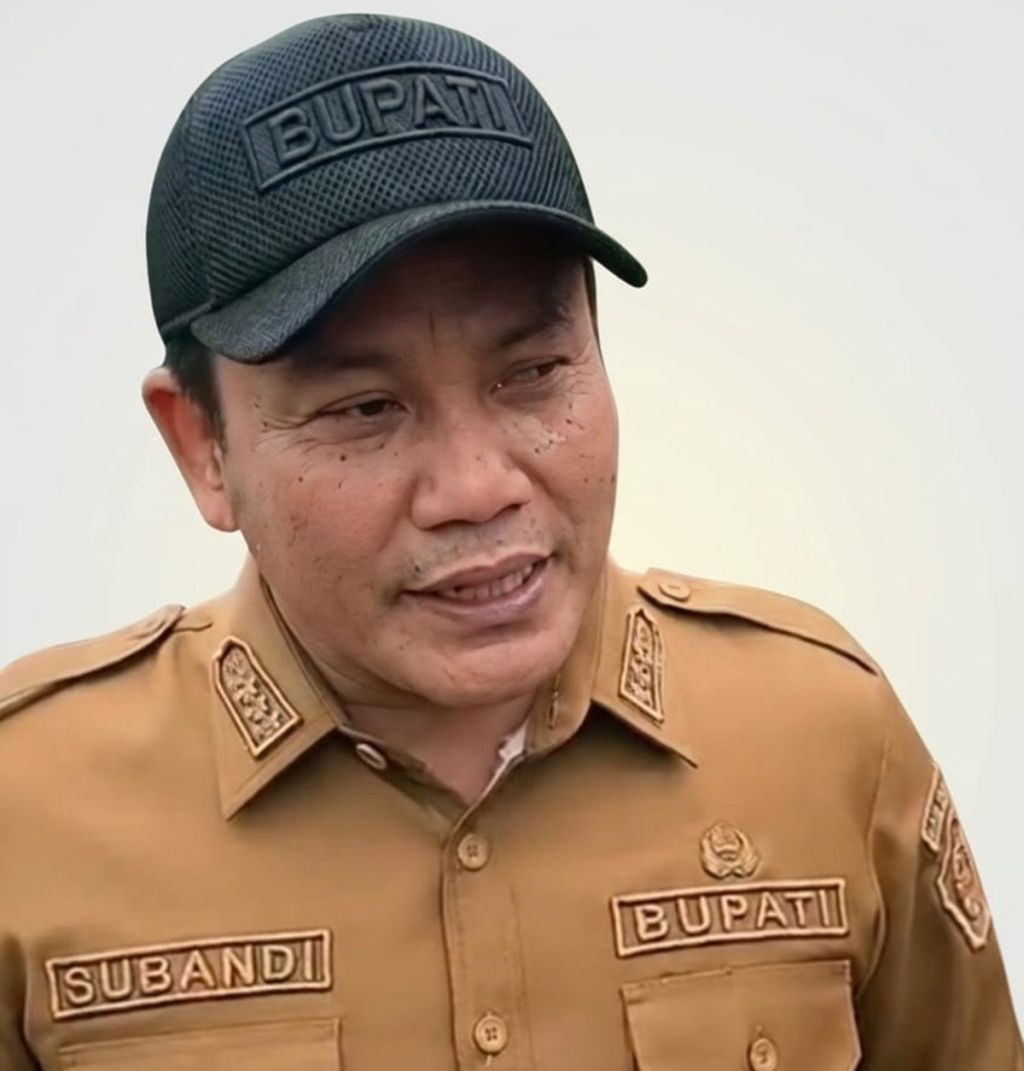 Bupati Sidoarjo Subandi