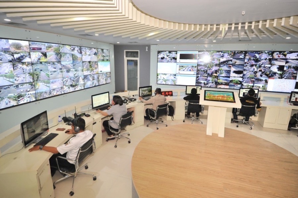 Ruangan CCTV Call Center Surabaya