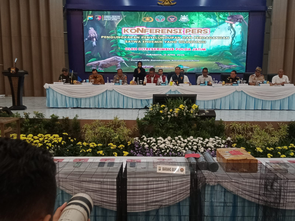 Polda Jatim merilis pengungkapan kasus penyelundupan dan perdagangan berbagai hewan endemik