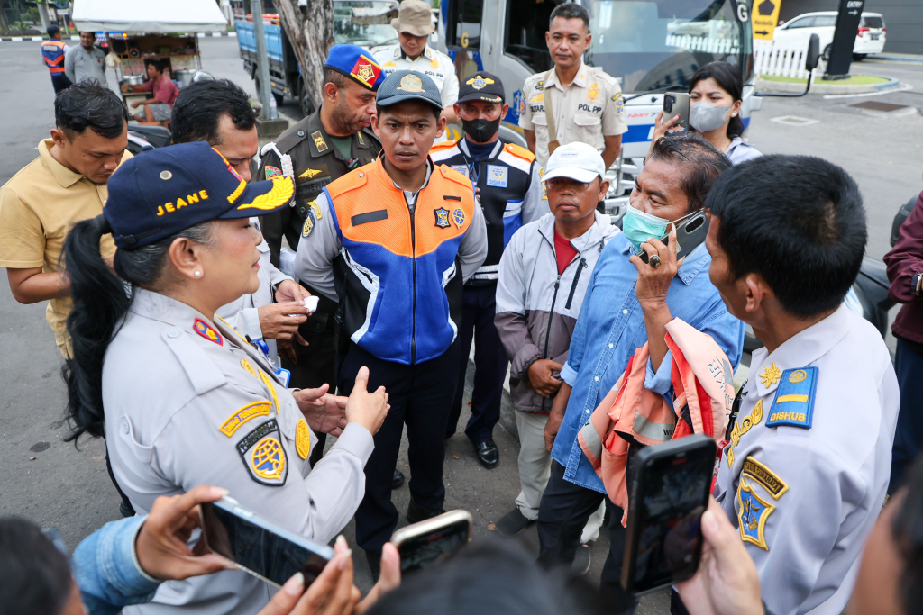 Penertiban jukir di kawasan Manyar. Surabaya