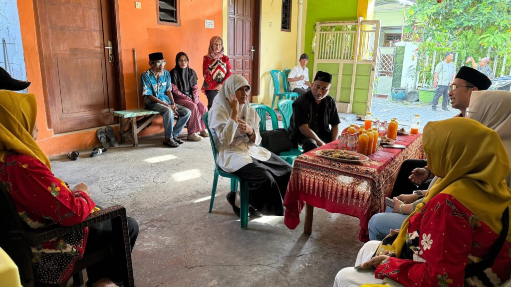 Reni Astuti melakukan kunjungan kerja di Surabaya