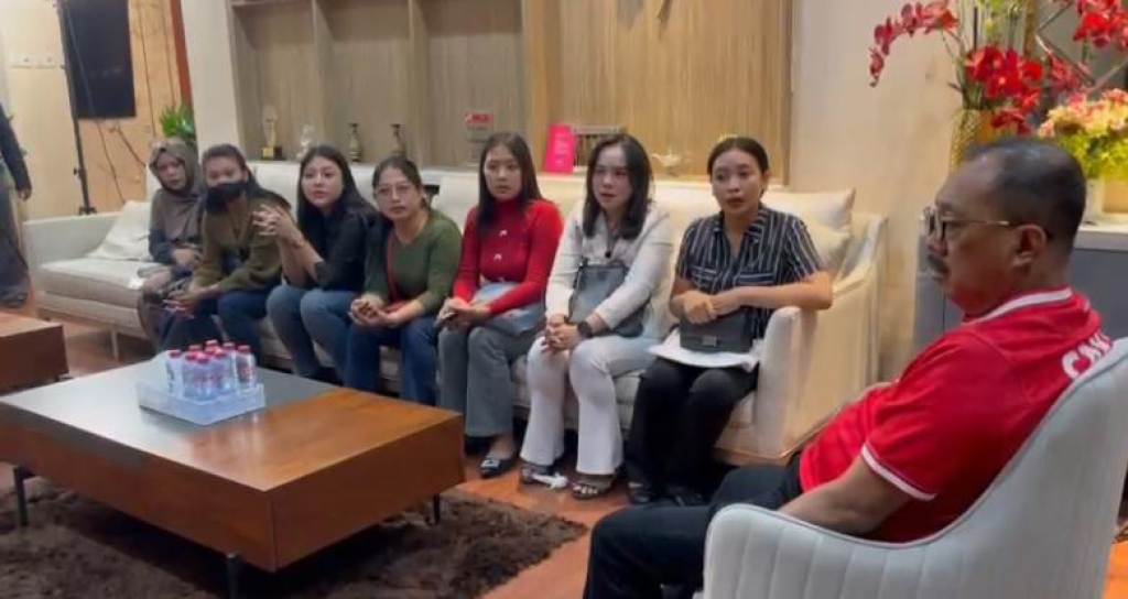 Puluhan korban arisan bodong mengadu ke Rumah Aspirasi Wakil Wali Kota Surabaya, Armuji