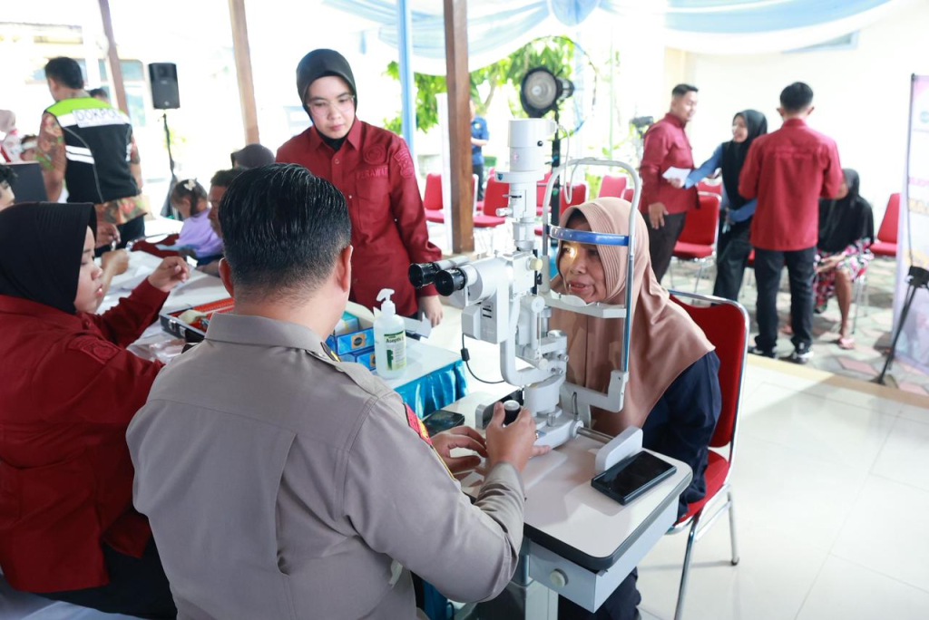 Polda Jatim gelar baksos dan Bakkes disambut antusias warga di Nganjuk