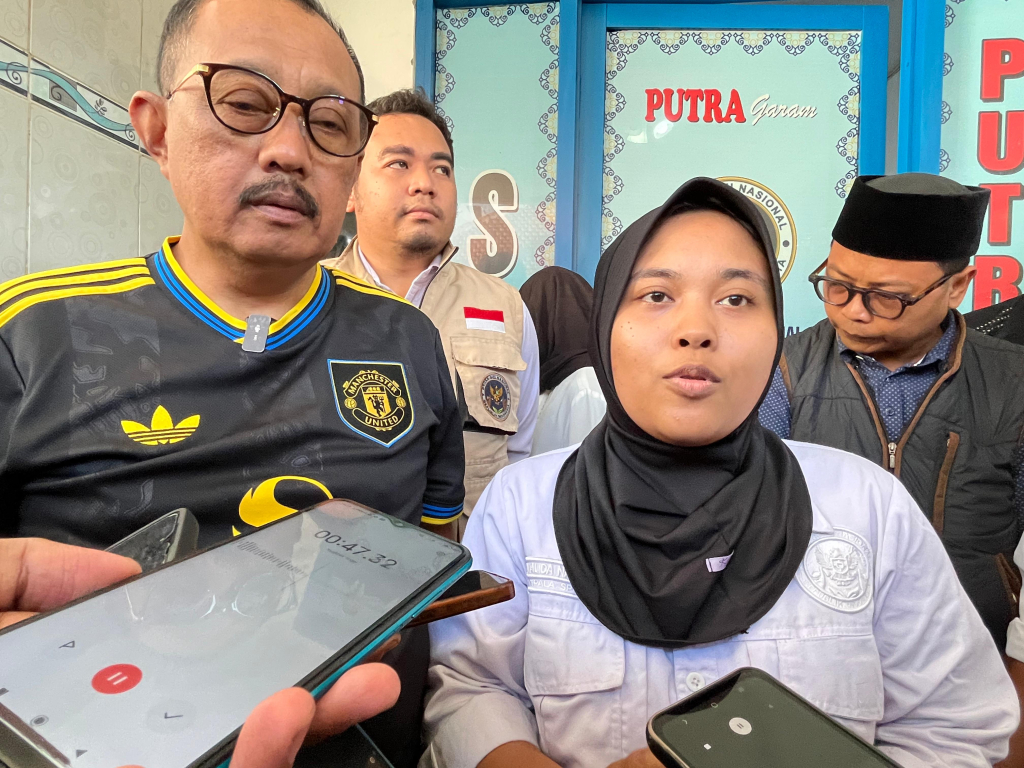 Armuji melakukan sidak ke SPPG Asem Jaya