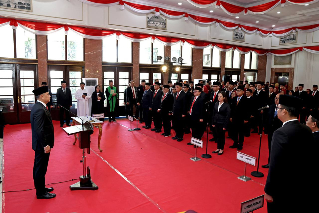 Pelantikan pejabat baru Pemkot Surabaya