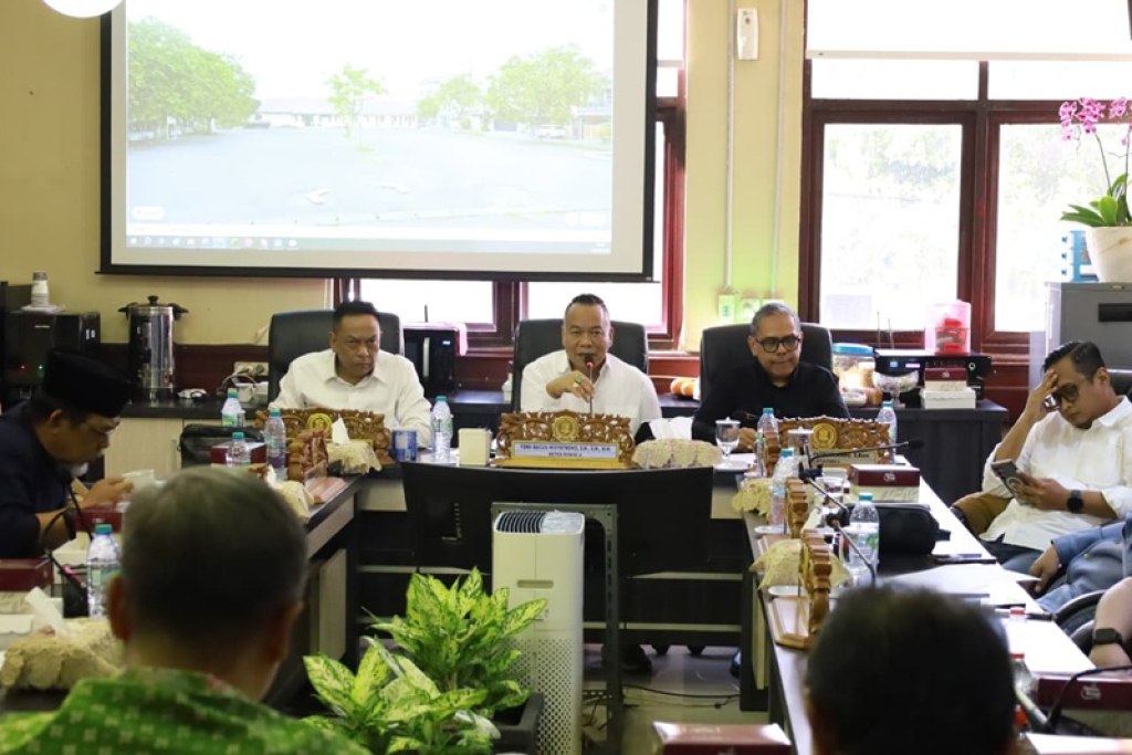 Hearing sengketa lahan Gereja Bethany dengan warga Menur Pumpungan di DPRD Surabaya