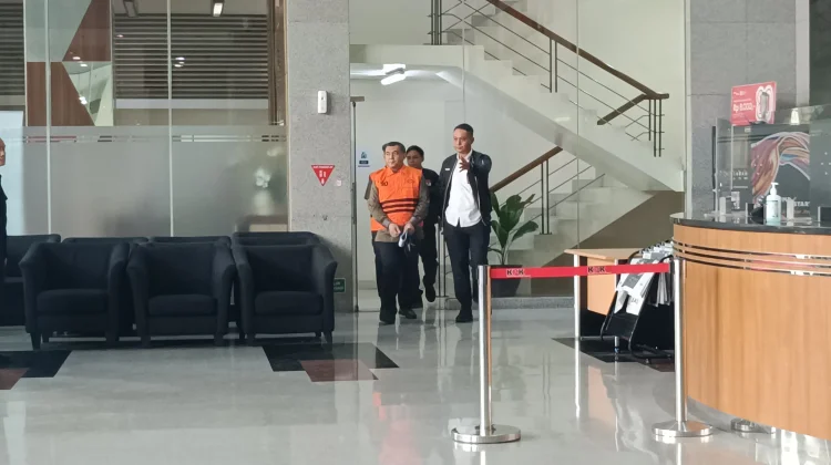 Baca juga : Kembangkan Kasus Silmy Karim, KPK Geledah Kantor Imigrasi Denpasar