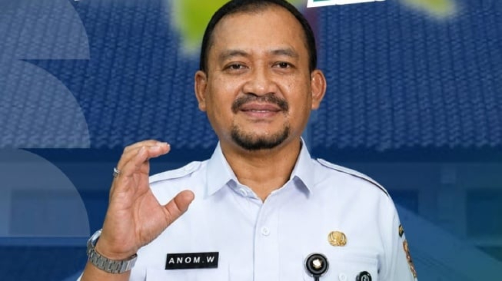 Bupati Pemalang Anom Widiyantoro