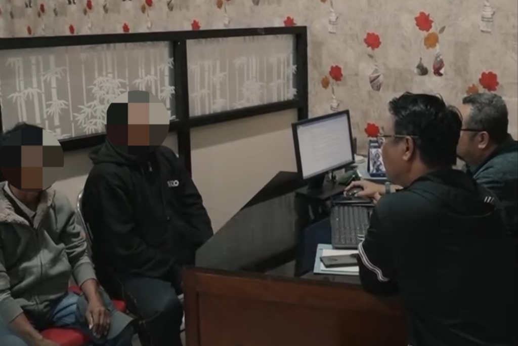 Dua petugas DLH Surabaya disanksi