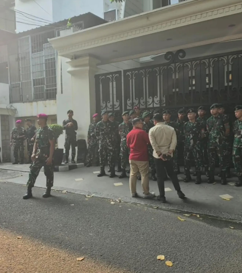 Rumah Jampidsus Febrie Adriansyah dijaga sejumlah tentara