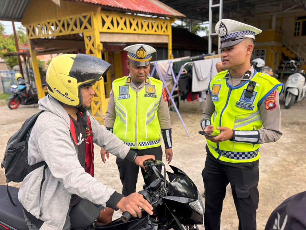Ditlantas Polda Sulbar melaksanakan uji coba penerapan aplikasi E‑Teguran