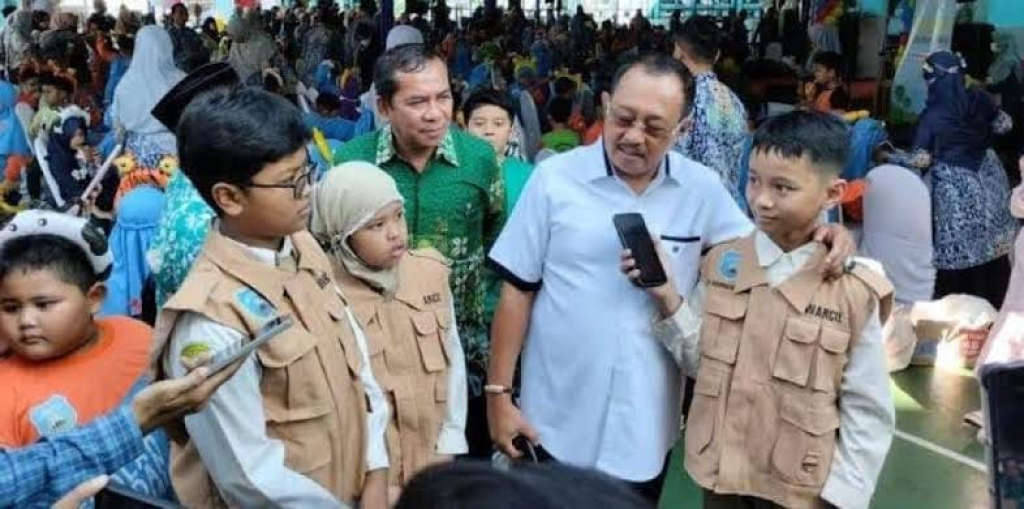 Wali Kota Surabaya Armuji