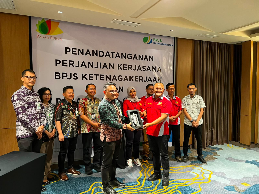 Direktur Utama PT Pasar Surya Surabaya, Agus Priyo usai MoU dengan BPJS Ketenagakerjaan