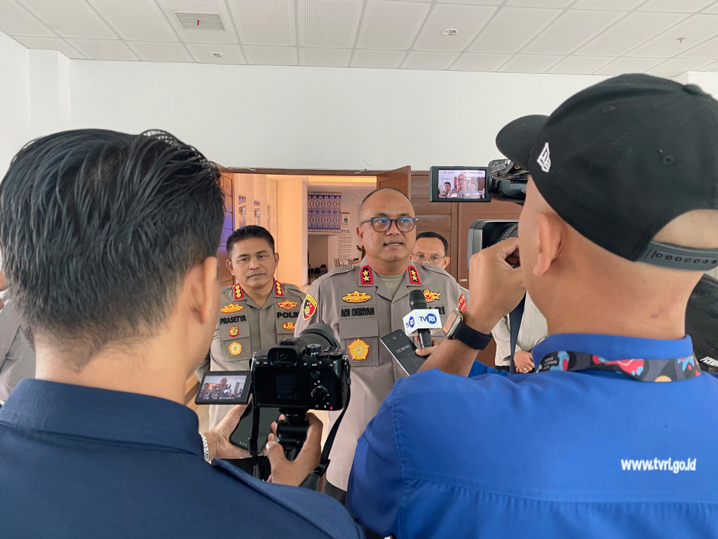 Kapolda Sulbar, Irjen Pol Adi Deriyan Jayamarta menghadiri kegiatan Kemitraan Polisi dan Masyarakat di Aula Andi Depu Kantor Gubernur Sulawesi Barat