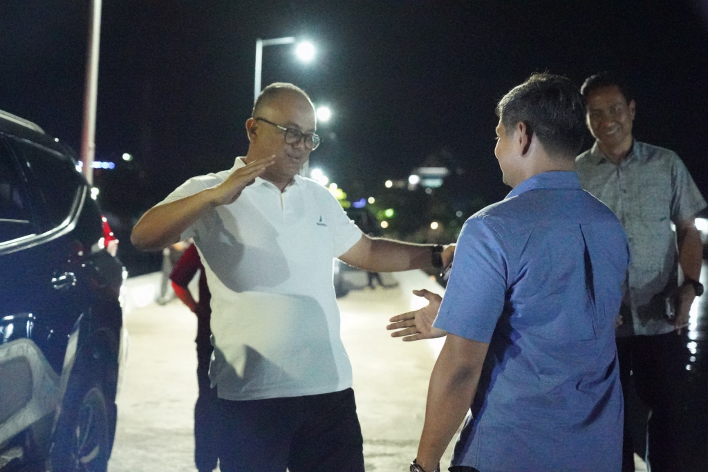 Kapolda Sulawesi Barat Irjen Pol Adi Deriyan Jayamarta bersama unsur pimpinan forkopimda menghadoro malam ramah tamah di lingkungan Paguyuban Manakarra Lanal Mamuju.